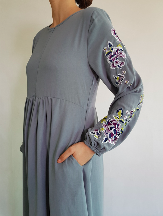 BM70964 Embroidered Jubah Grey