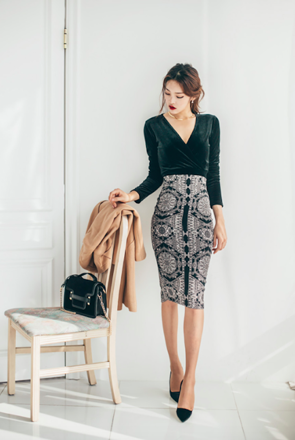 BM70992 Stylish Top and Skirt Set As Picture
