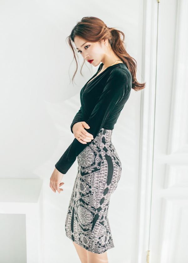 BM70992 Stylish Top and Skirt Set As Picture