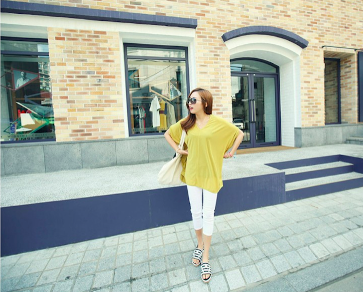 BM71048 Trendy Loose Top As Picture