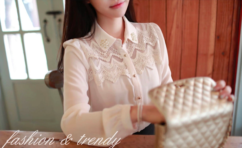 BM71062 Dainty Button Top As Picture