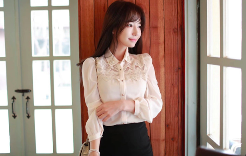 BM71062 Dainty Button Top As Picture