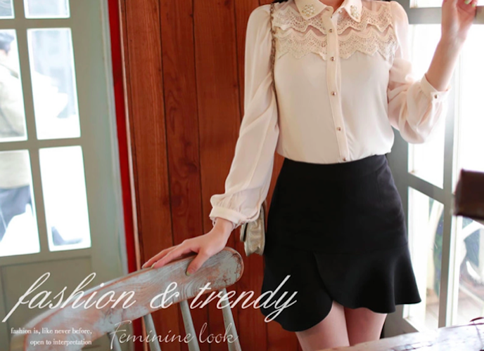 BM71062 Dainty Button Top As Picture