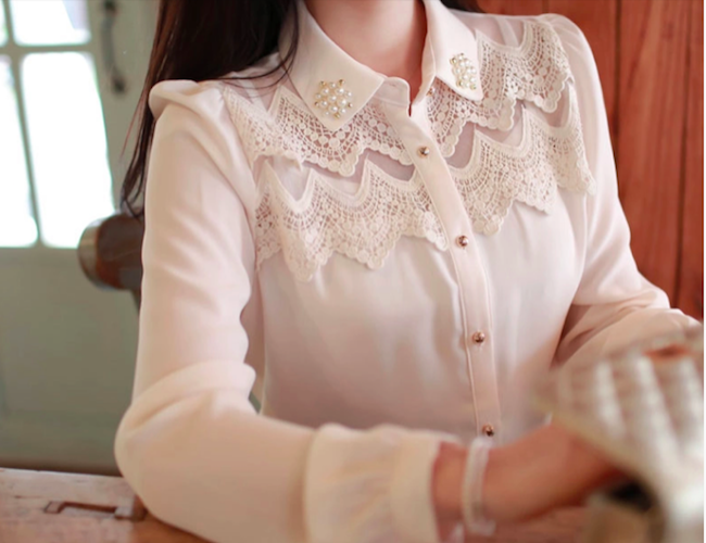 BM71062 Dainty Button Top As Picture