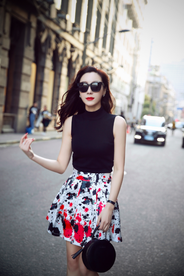 BM71080 High Neck Crop Top Black