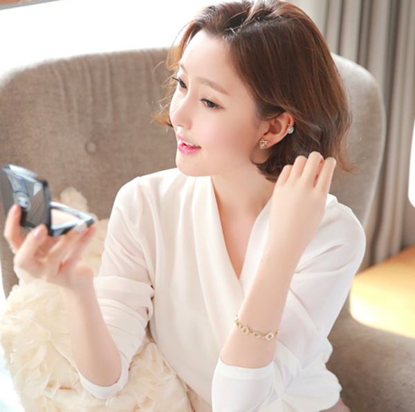 BM71083 Charming Wrap Design Top White