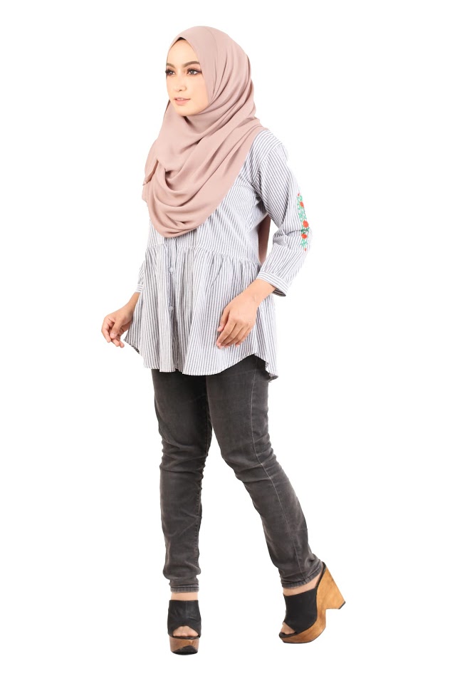 QA-429 Women Rose Embroidery Shirt Grey