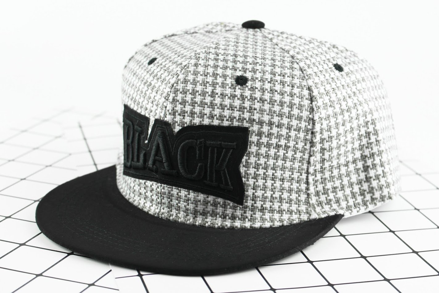 QA-436 Casual Snapback Caps White Checker