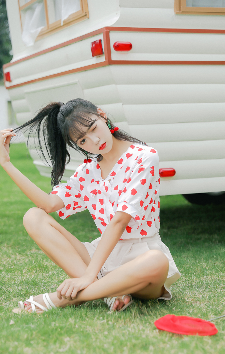 VW12322 Classic Printed Top Red