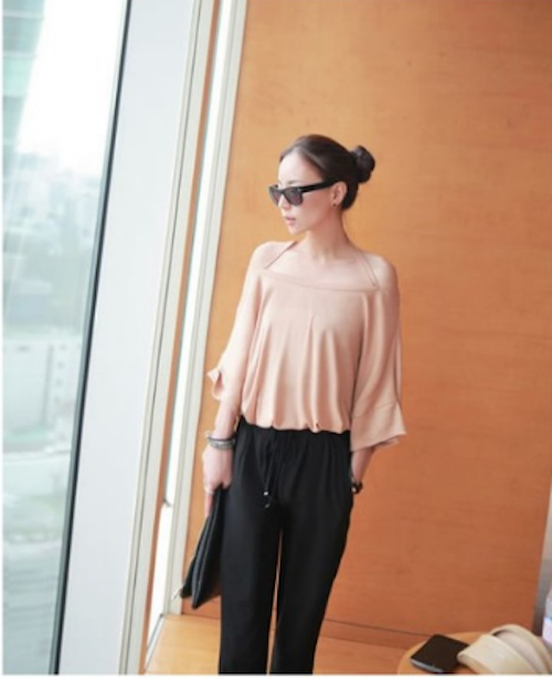 WT21573 Korea Off-Shoulder Top Brown