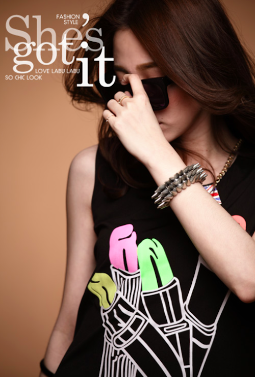 BM71111 Trendy Lipstick Print Top Black