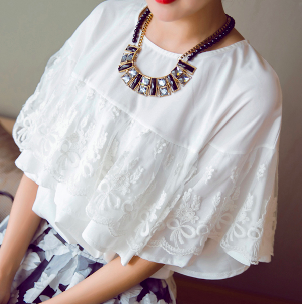 BM71112 Lace Ruffle Top White