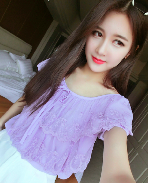 BM71114 Vintage Lace Top Purple