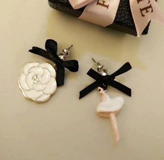 KR-145 Stylish Earring As Pic