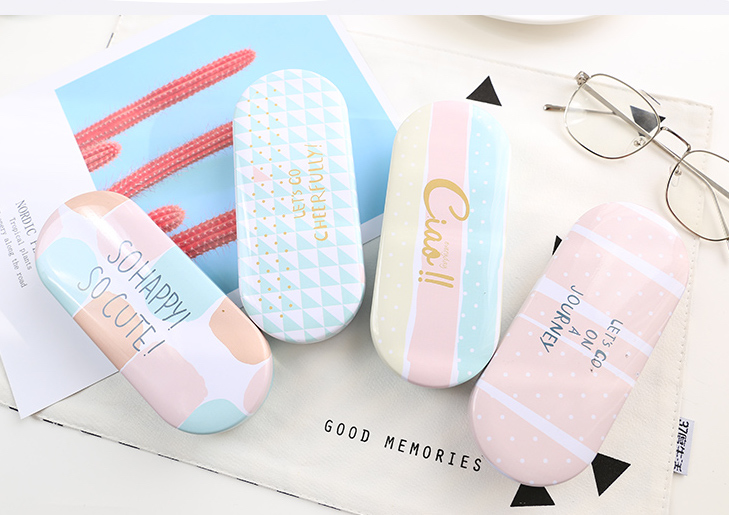 ST-577 Trendy Glassess Casing As Pic