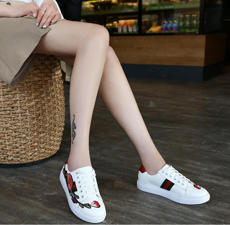 YK018 FLORA EMBRIODERY SNEAKERS (RED)