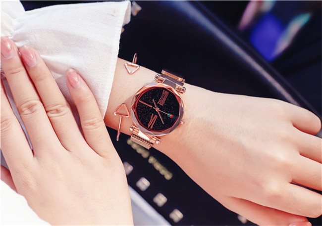 WA7691 Magnetic Strap Watch Gold