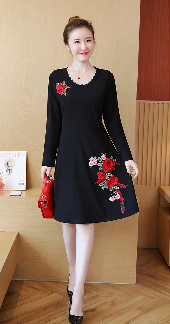 FF-105 Pretty Embroidery Dress (Plus Size) Red