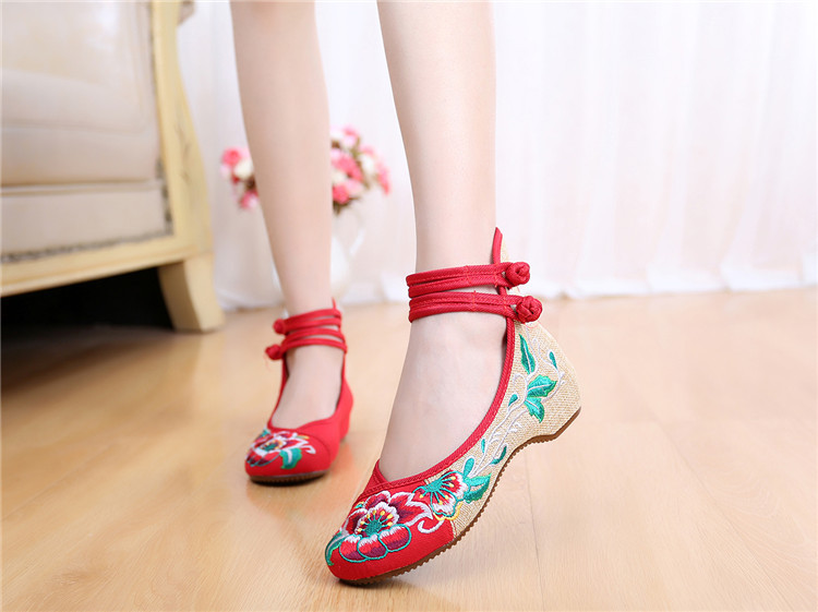 FF-113 Special Embroidery Shoes Red