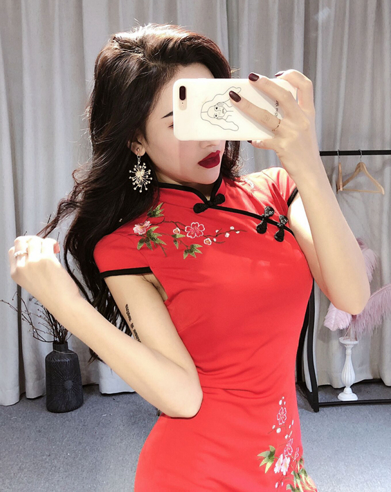 ZL724 Stylish Cheongsam Red