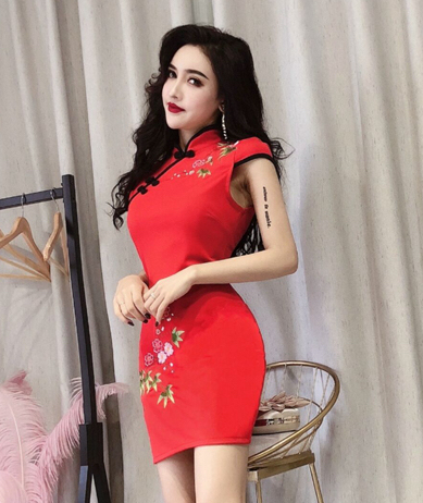 ZL724 Stylish Cheongsam Red