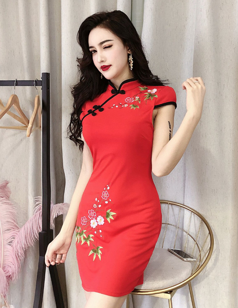 ZL724 Stylish Cheongsam Red