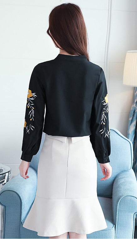 FF-133 Classic Embroidery Top Black