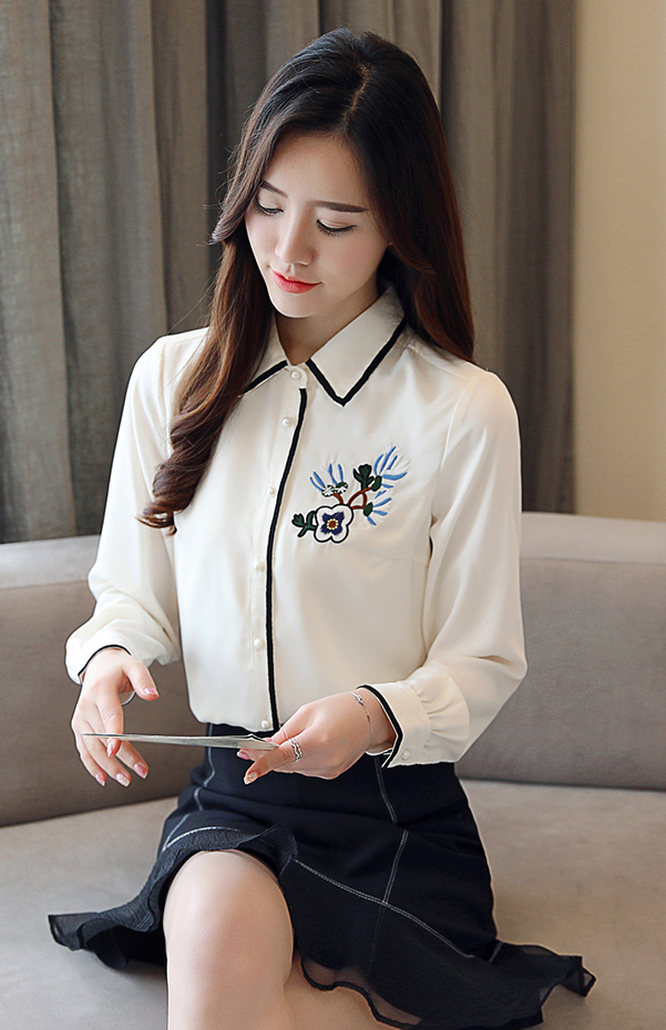 FF-140 Trendy Embroidery OL Top White