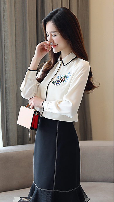 FF-140 Trendy Embroidery OL Top White