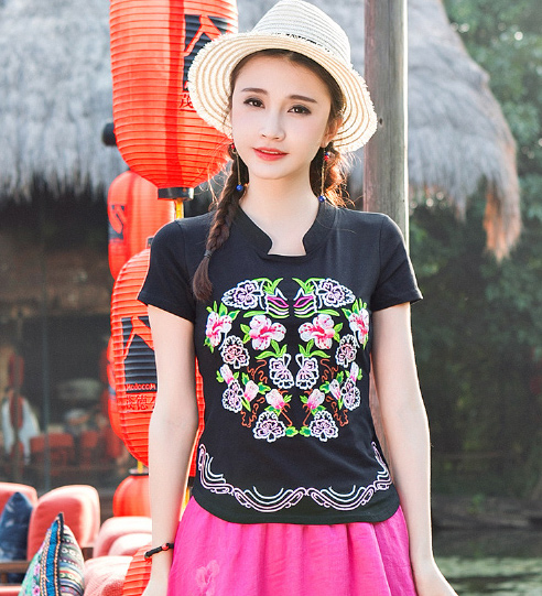 ST-676 Charming Top Black