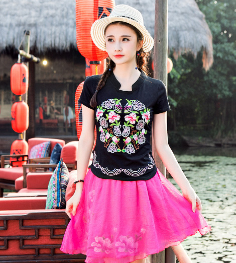 ST-676 Charming Top Black