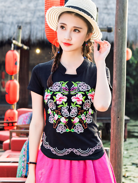 ST-676 Charming Top Black