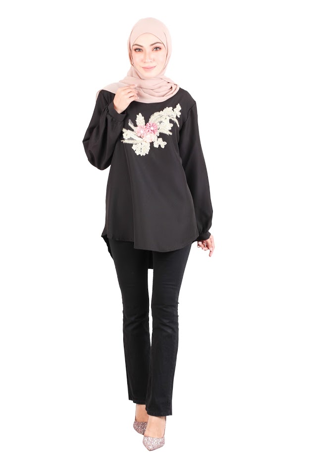 QA-523 Women's Floral Embroidery Blouse Black