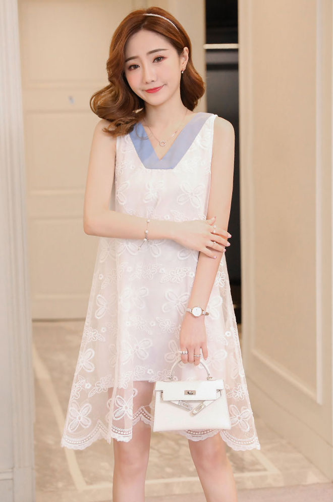 ZL758 Fashion Maternity Dress White