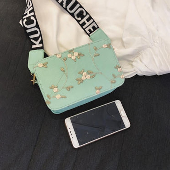 KW80427 WOMEN'S CASUAL SLING BAG GREEN