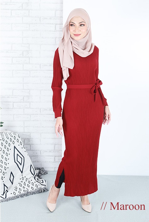 QA-661 MODERN SLIM DRESS MAROON