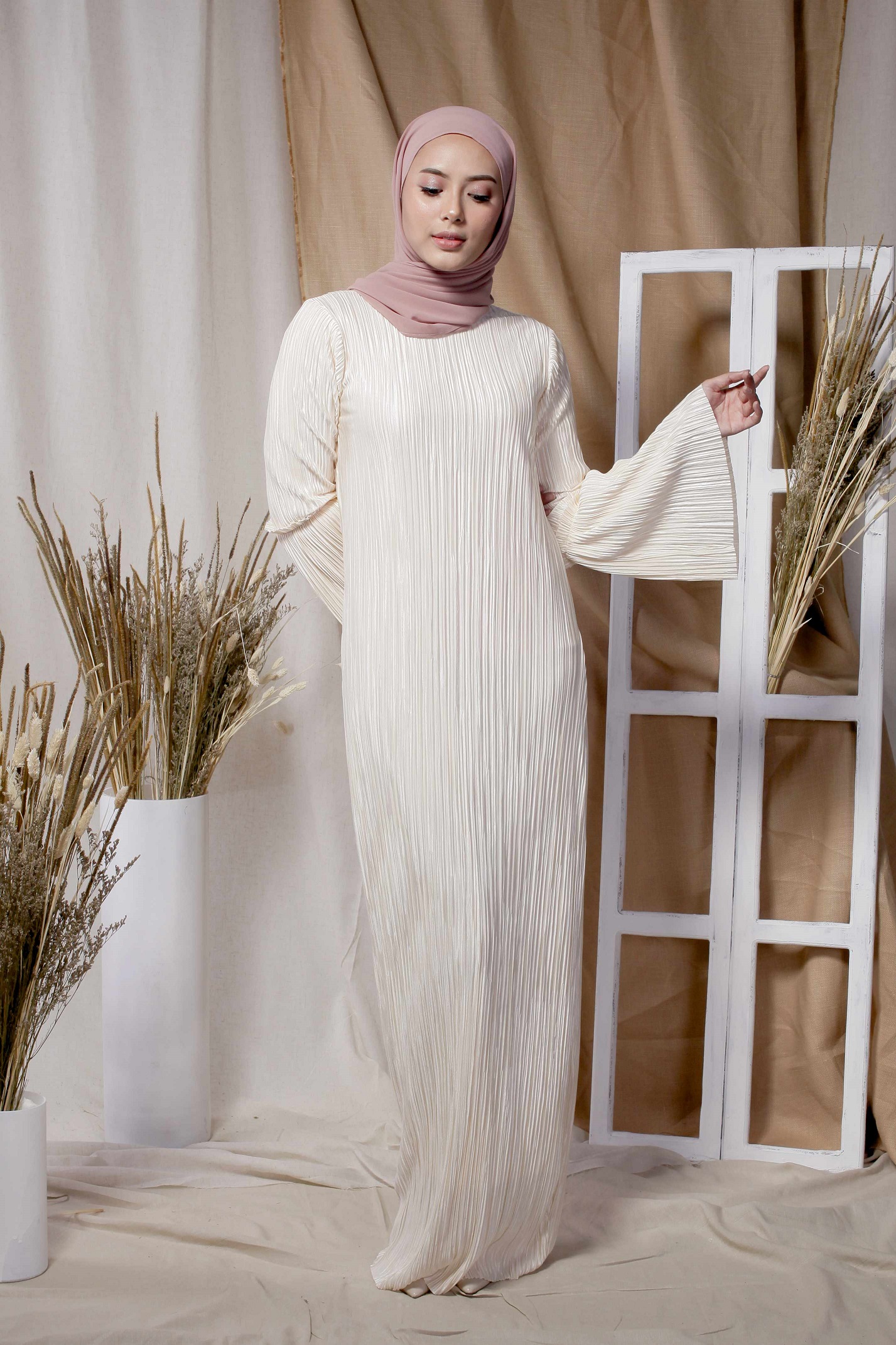 BM71219 PLEATED DRESS IVORY