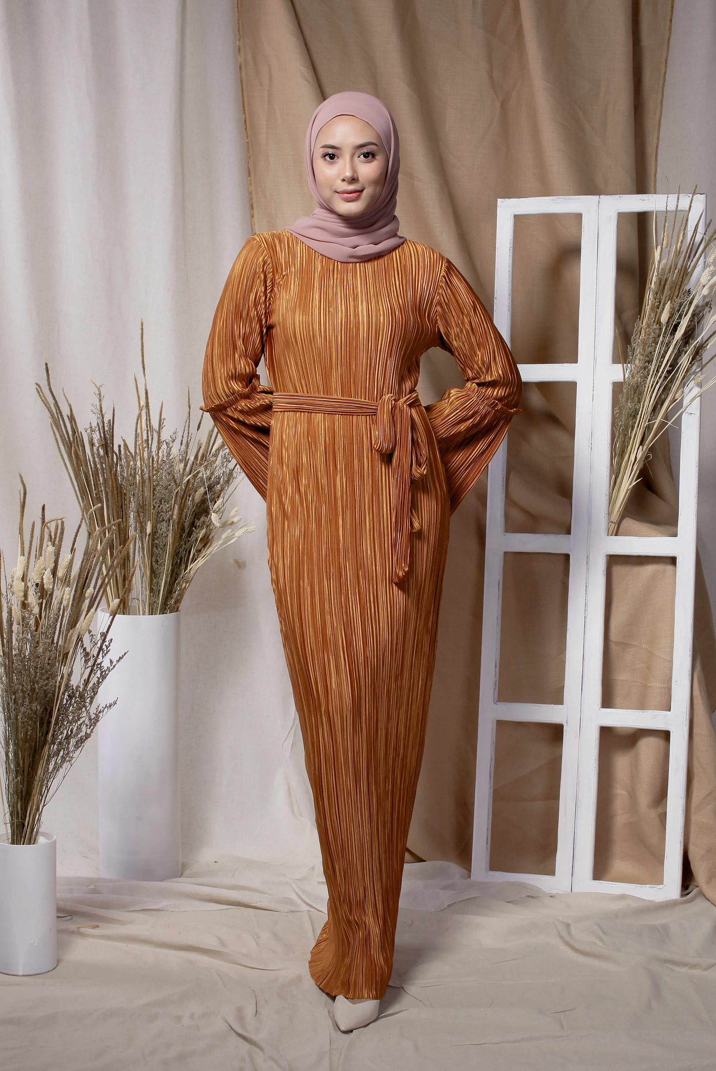 BM71219 PLEATED DRESS GOLD