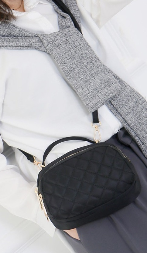 KW80580 KOREAN SLING BAG BLACK