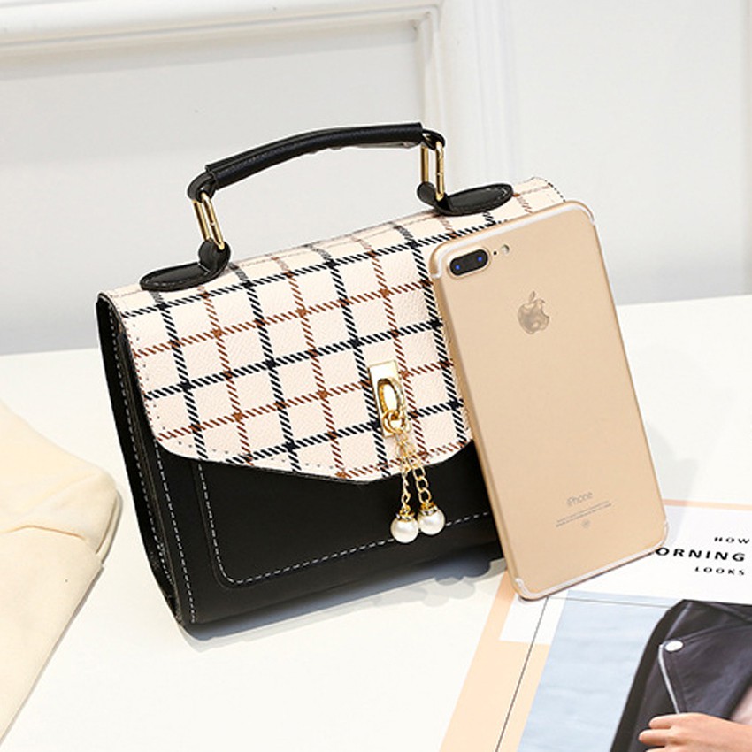 KW80607 CHECKER SQUARE BAG BLACK