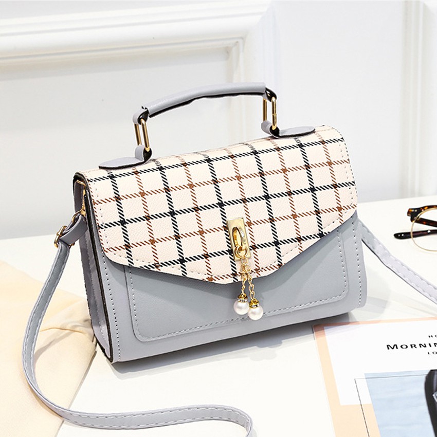 KW80607 CHECKER SQUARE BAG LIGHT GREY