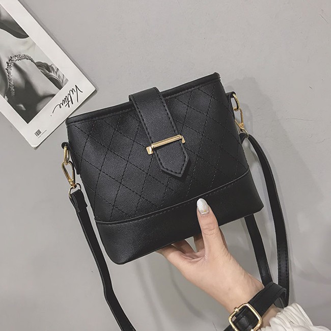 KW80661 SLING BAG BLACK