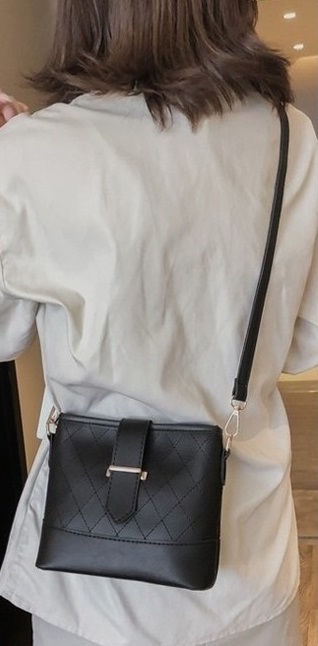KW80661 SLING BAG BLACK