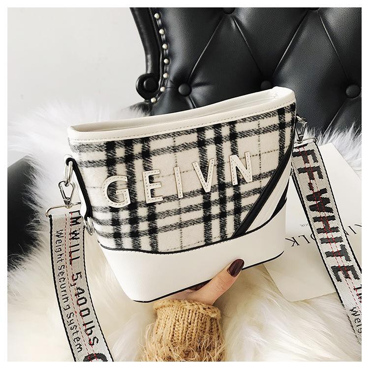 KW80724 WOMEN'S SLING BAG WHITE