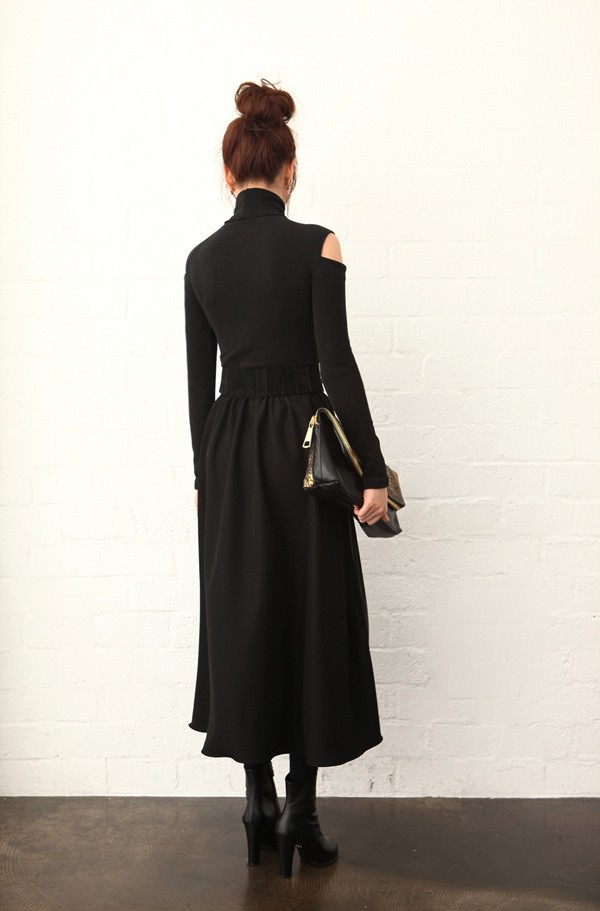 BM71256 TURTLE NECK FASHION TOP BLACK