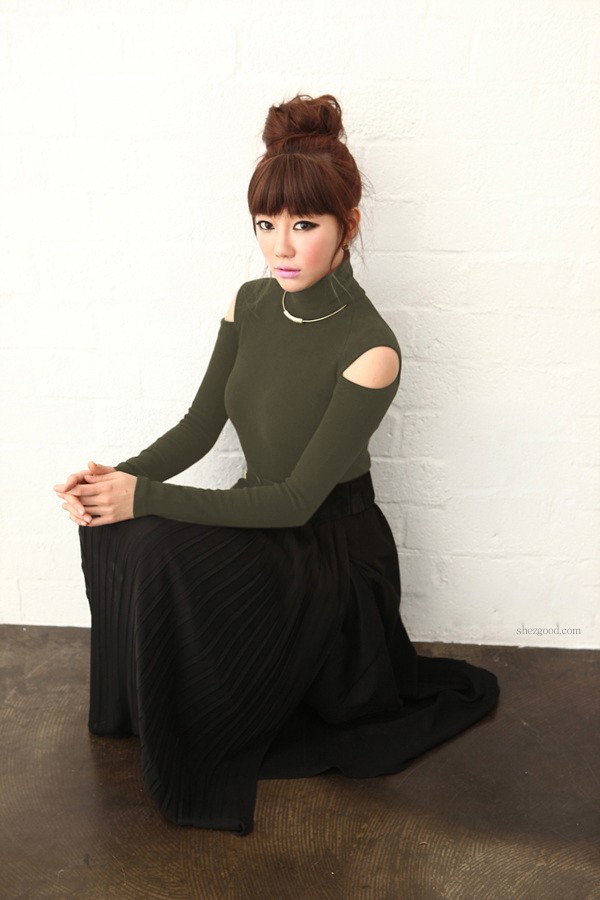 BM71256 TURTLE NECK FASHION TOP GREEN