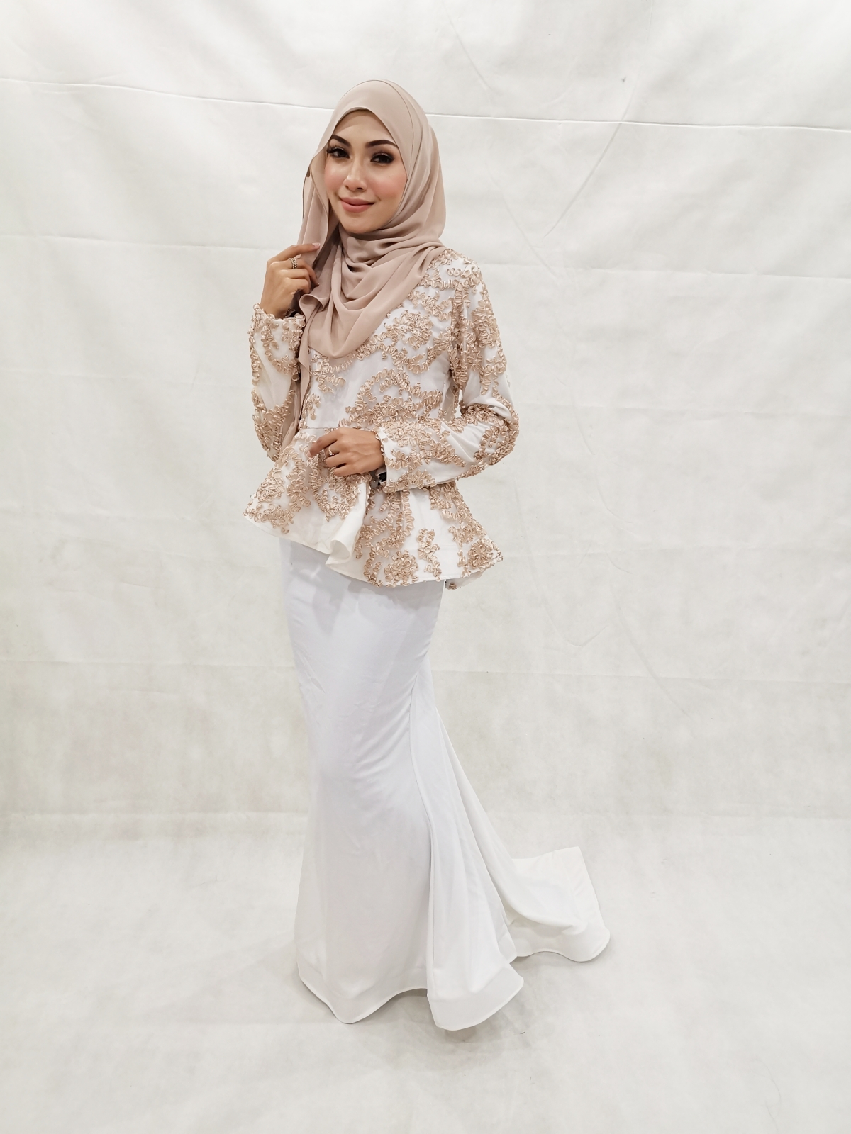 SW5232 LUXE COLLECTION MODERN KURUNG WHITE