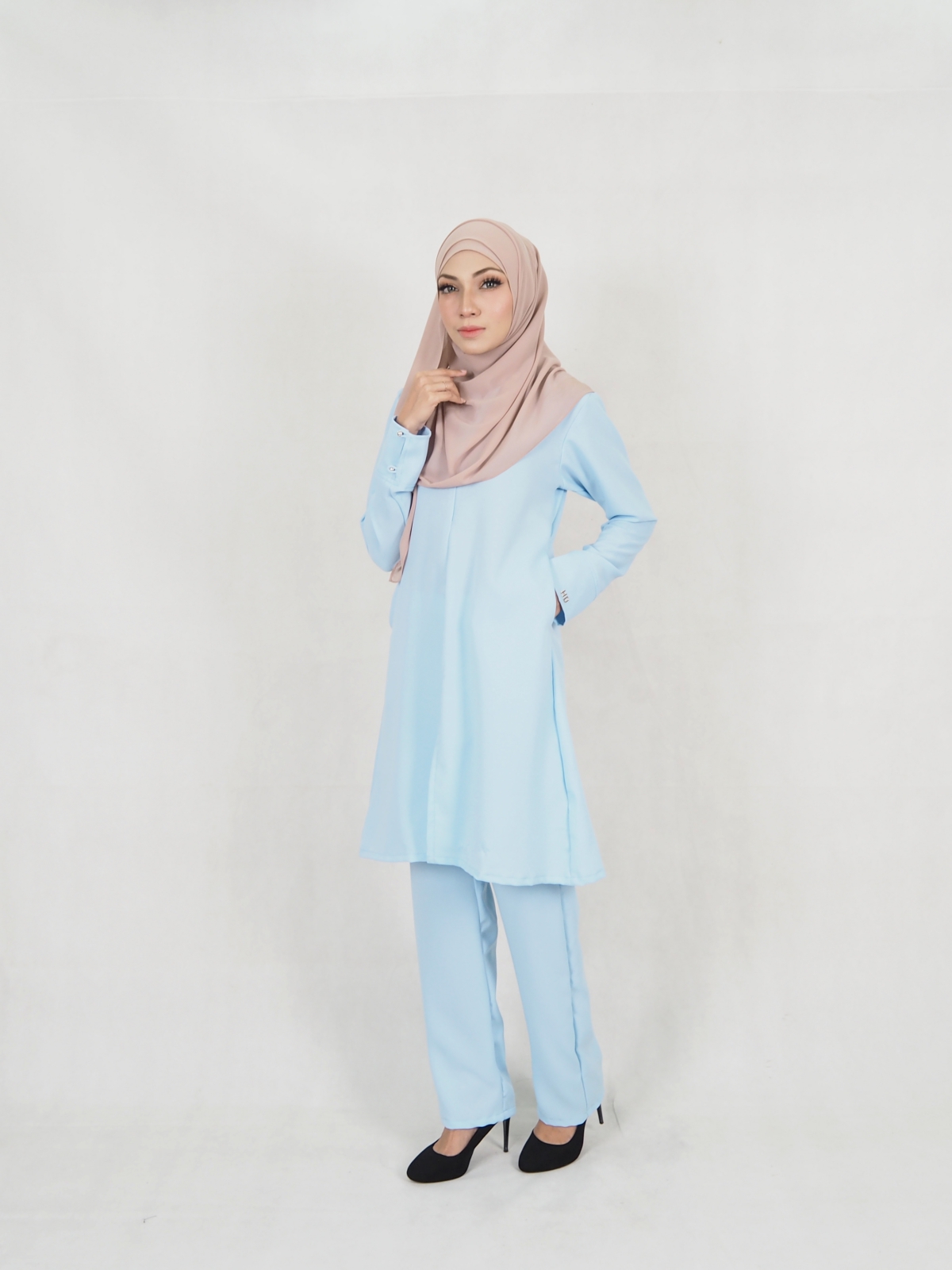 SW5326 WOMEN'S MODERN BLOUSE LIGHT BLUE