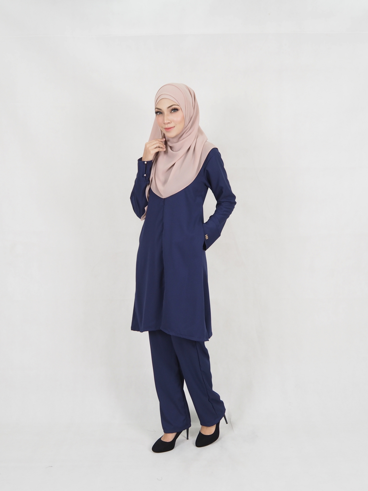 SW5326 WOMEN'S MODERN BLOUSE NAVY BLUE