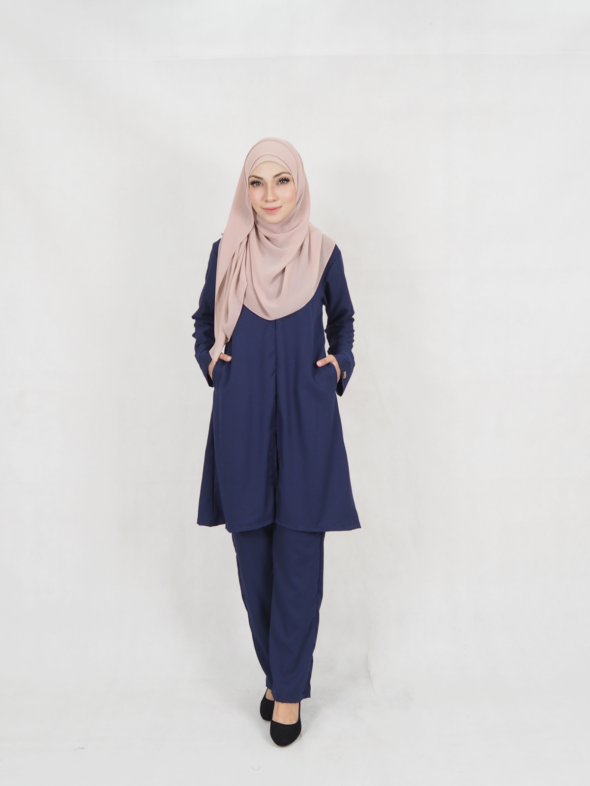 SW5326 WOMEN'S MODERN BLOUSE NAVY BLUE